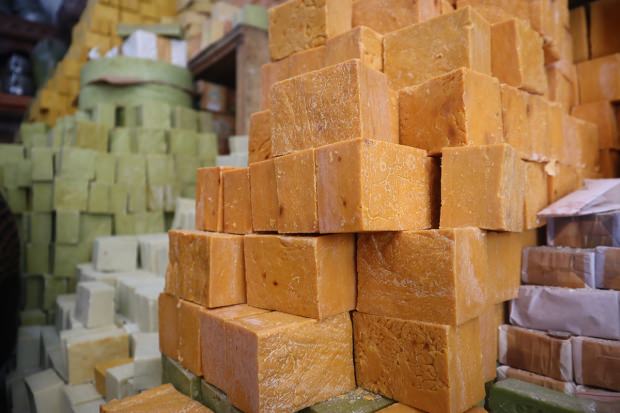 Mêrdînî çêkirina sabûna Mêrdînê hînê jinên Ürgüp iyan dikin