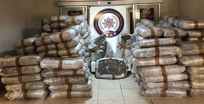 Tonek û nîv maddeya “Skunk” hat girtin