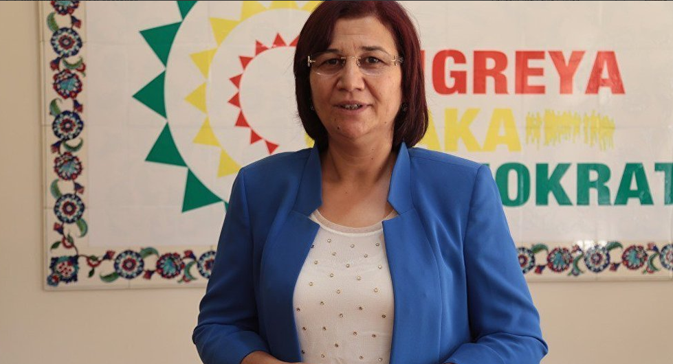 Leyla Guven pistî salekê sond dixwe û bi fermî dest bi kar dike