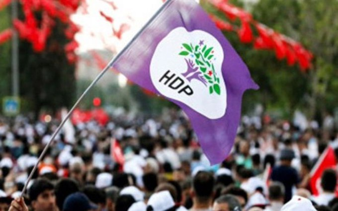 HDP li dijî biryara dersînorkirina penaberên Sûrî dest bi çalakiyan dike