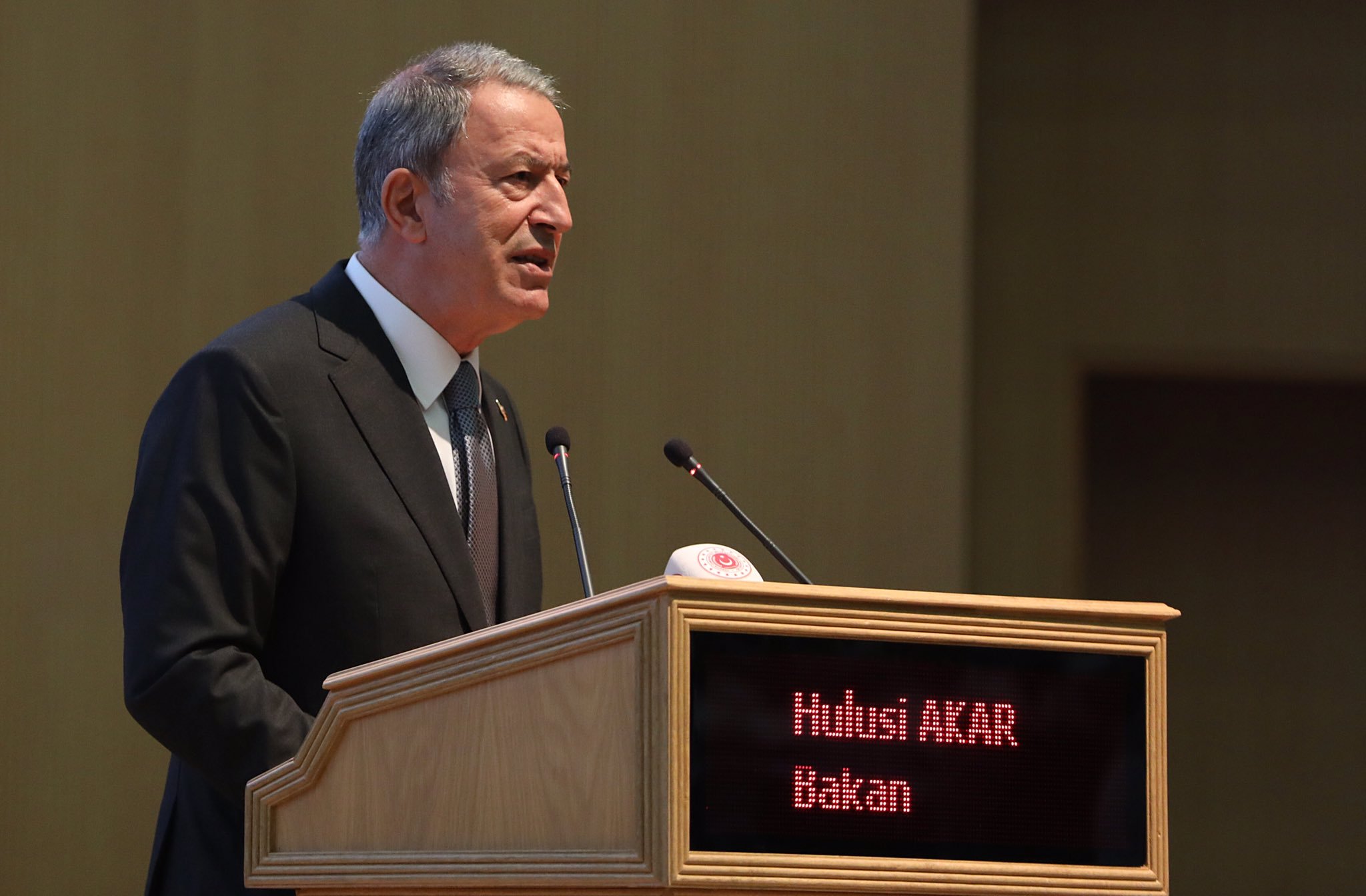 Akar: Divê em tevaya vekisîna YPGê bi çavê xwe bibînin