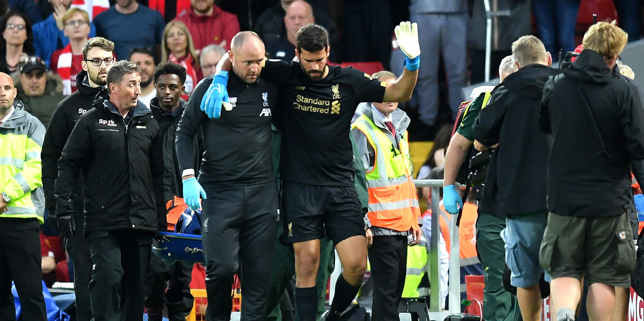 Alisson Becker 7 maç daha sahalarda olmayacak