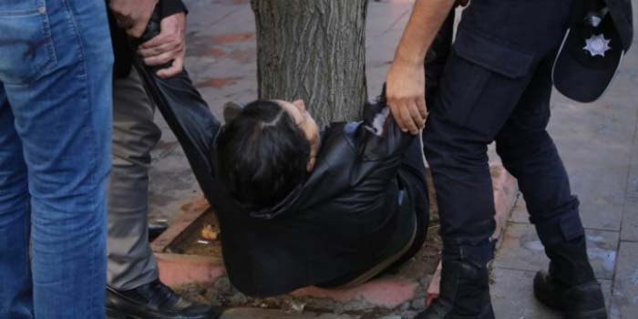 Polis müdahale etti, 2 HDP milletvekili yaralandi