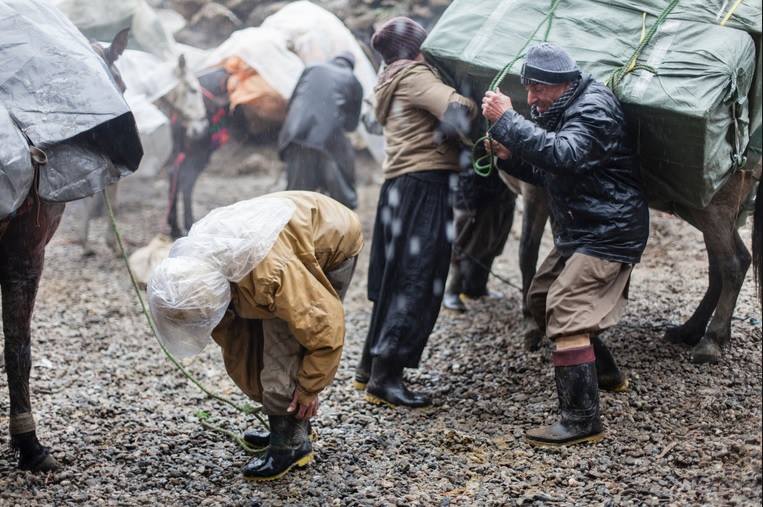 Iran askerleri 6 Kürt Kolber’i öldürdü