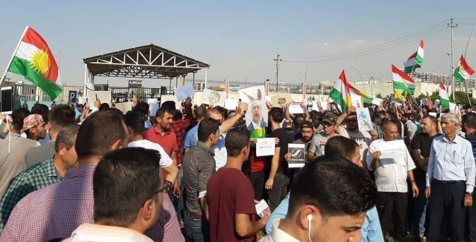 Basûr halki meydanda: "Gelê Kurd yek e" sloganlari atiliyor