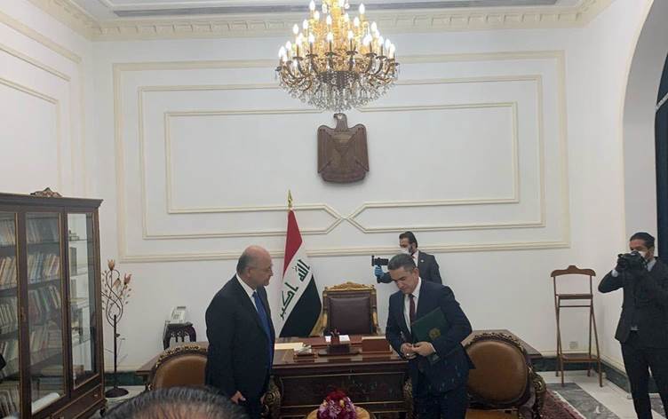 Irak'ta hükümeti kurma görevi Adnan Zurfi'ye verildi