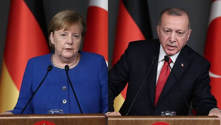 Angela Merkel ve Erdogan gündemi görüstü
