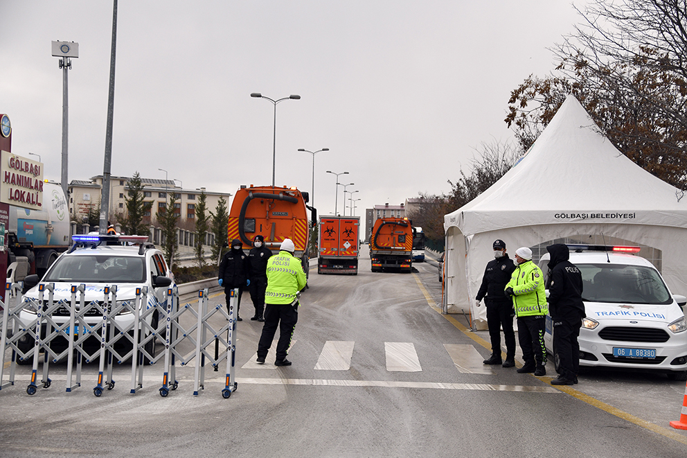 Valilik kente giris çikislari yasakladi!