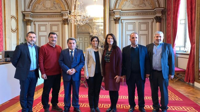 DSM heyeti, Isveç’te Rojava’daki saldirilari gündeme tasidi