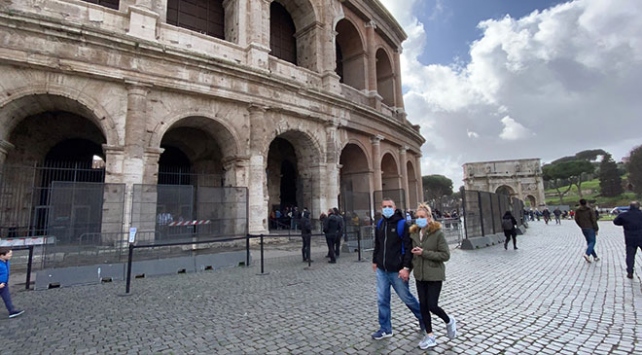 Italya’da ölü sayisi 812 kisi artarak 11 bini geçti...