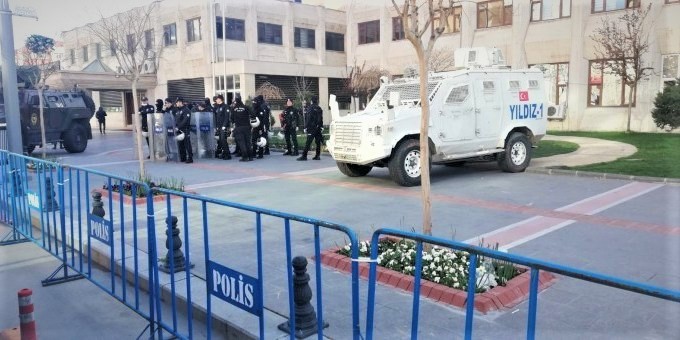 HDP’li 4 belediyeye daha kayyum atamasi yapildi