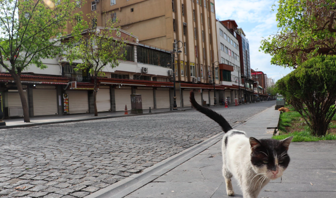 Türkiye'nin 81 ilinde 4 günlük sokaga çikma kisitlamasi basladi