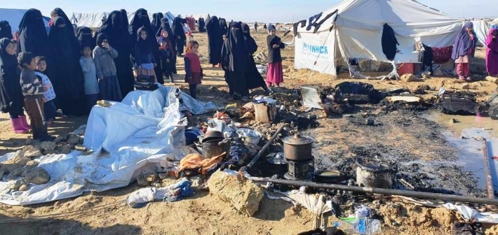 ISID'li kadinlar kampta yangin çikarip kaçmaya çalisti