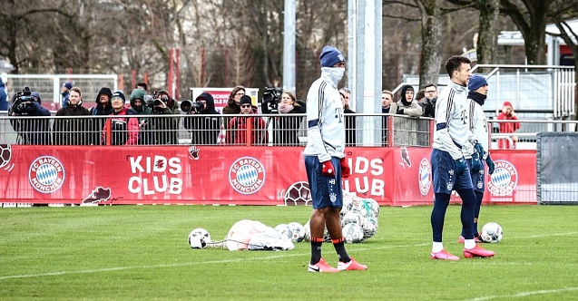 Bayern Münih antrenmanlara basladi: Sosyal mesafeye uyuyoruz