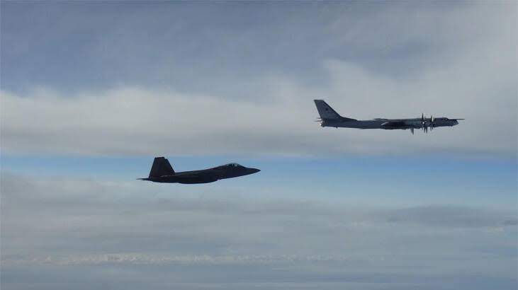 NORAD: Rus bombardiman uçaklari ABD bölgesine girdi!