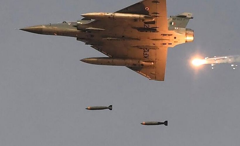 Afganistan'da Taliban'a ait üsse hava saldirisi