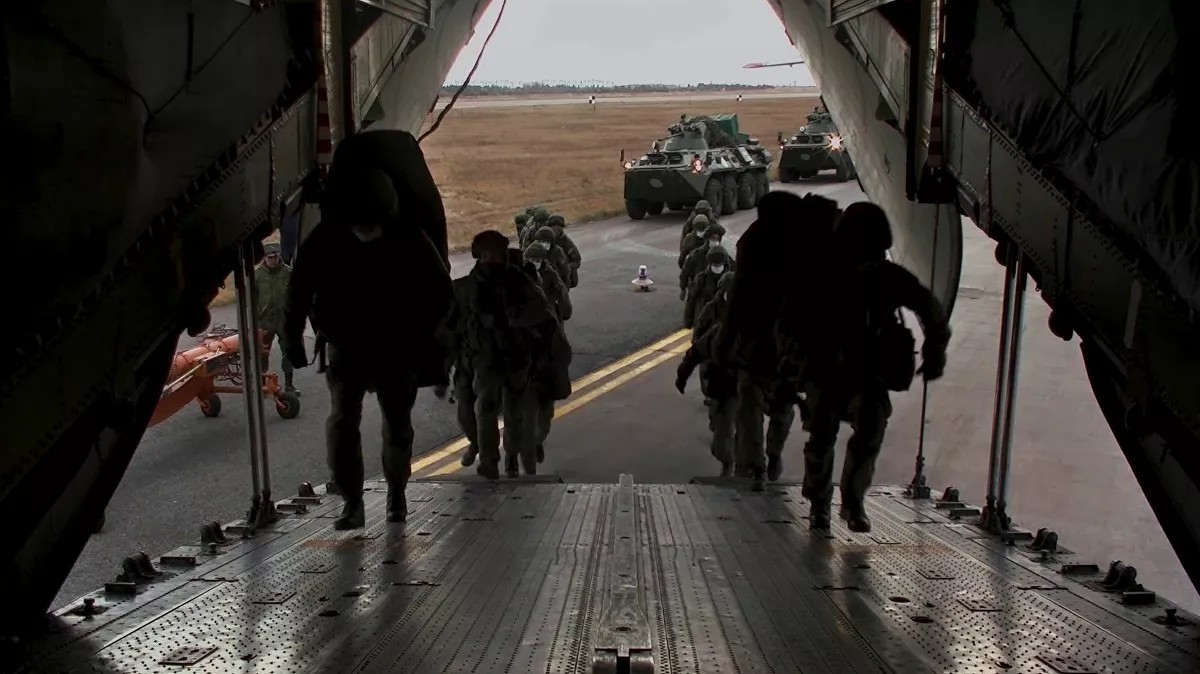 Rus baris gücü konvoyu Stepanakert’e girdi