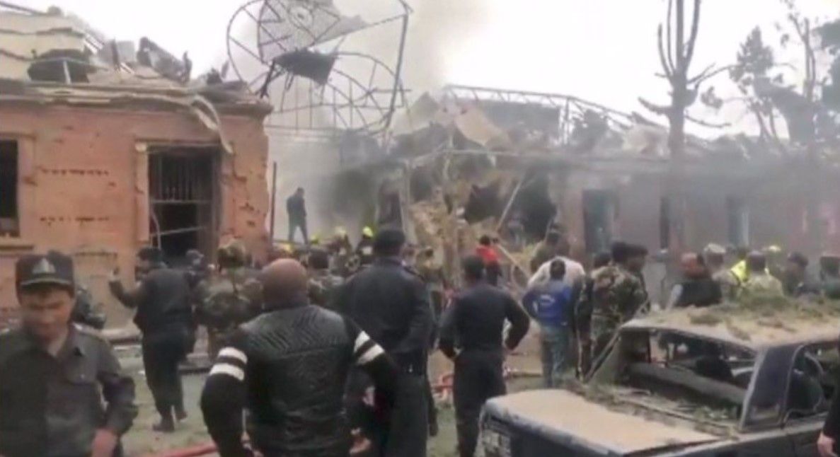 Azerbaycan'in Gence kentine füzeli saldiri: Çok sayida ölü ve yarali var!