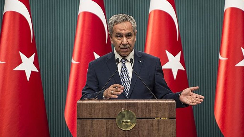 Bülent Arinç istifa etti!