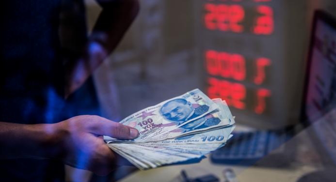 Dolar 7,45 seviyesinde: Piyasalarin gözü MB’nin yarinki faiz kararinda!