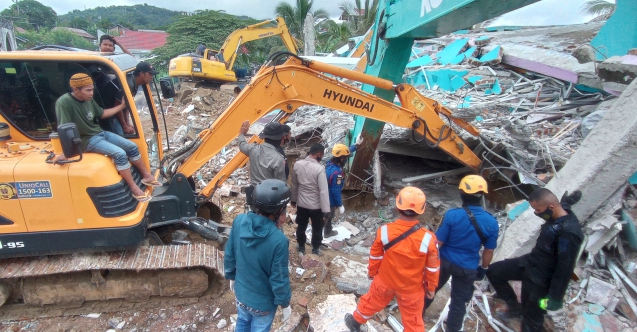 Endonezya’da siddetli deprem: Çok sayida ölü ve yarali var!