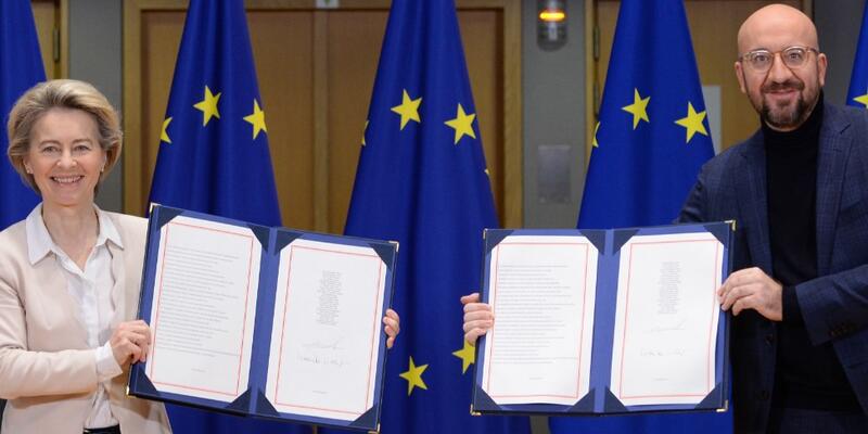 AB ile Ingiltere arasinda ticaret anlasmasi imzalandi!