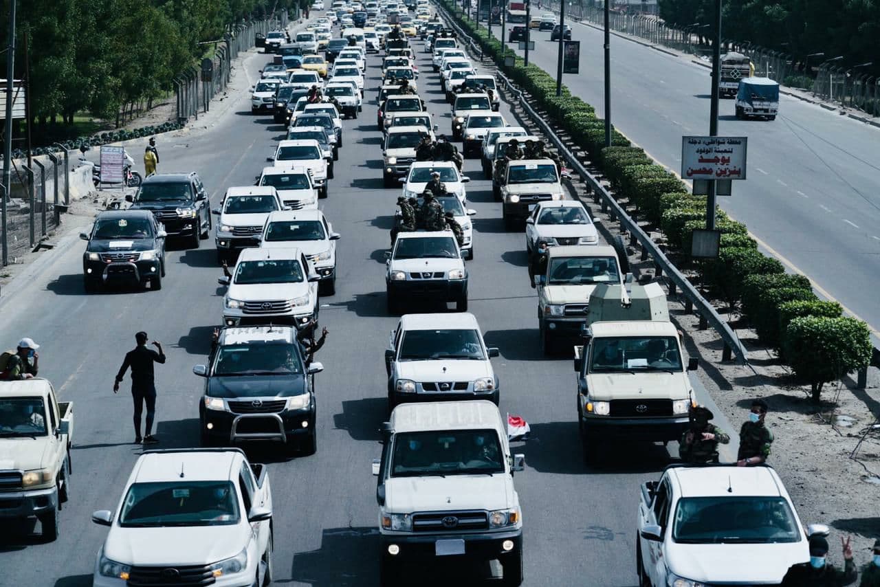 Bagdat’ta sokaga çikan silahli milisler Kazimi’yi tehdit etti!