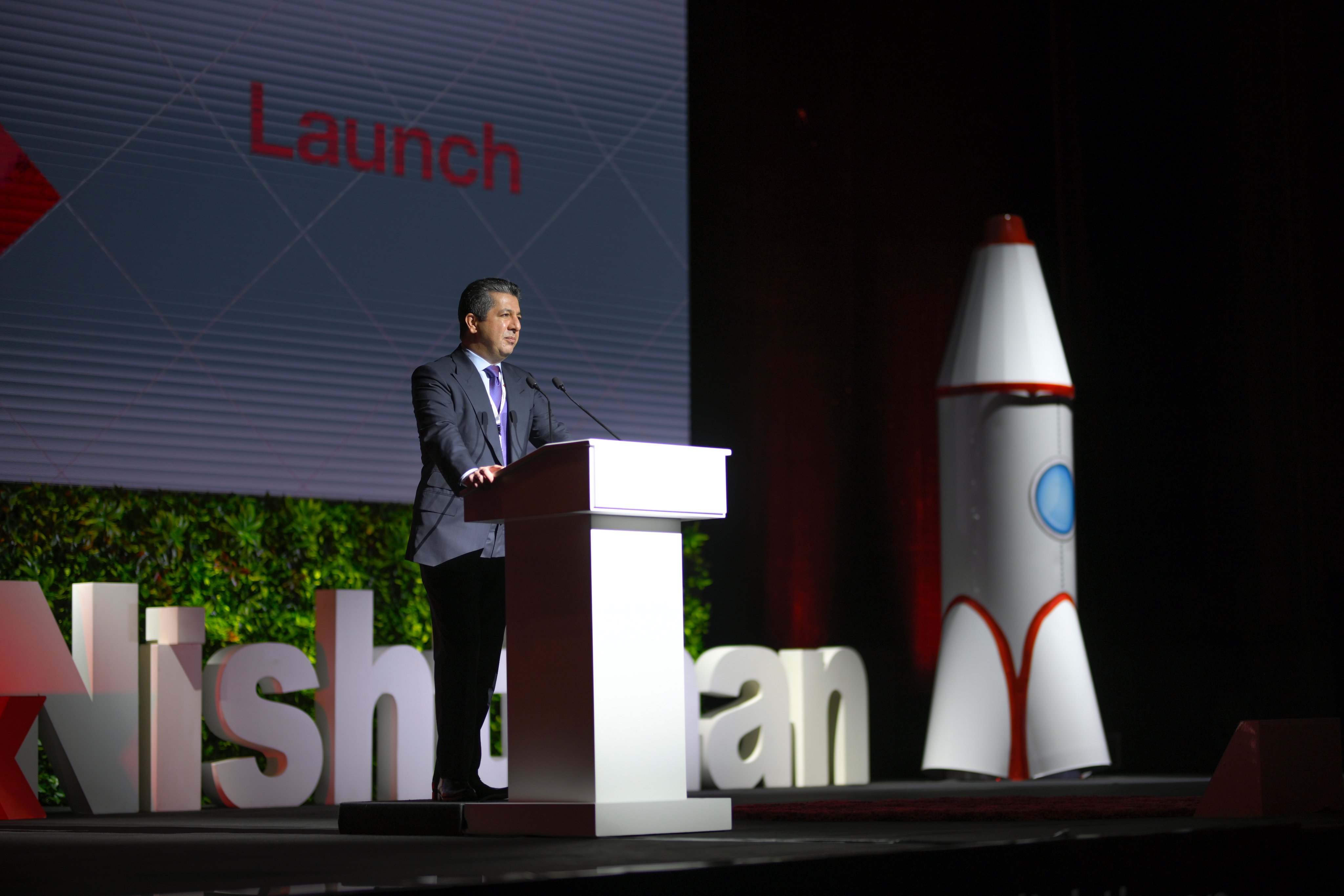 Basbakan Barzani'den Kürdistanli gençlere: Size destek için buradayim!