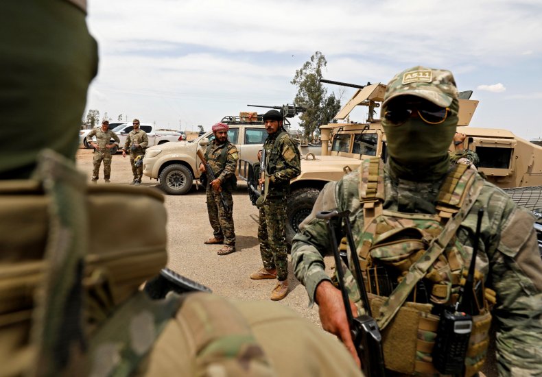 Rejîma Sûrî û HSDê li hev kir: Wê heftane 200 tanker petrol bo herêmên rejîmê bê sandin