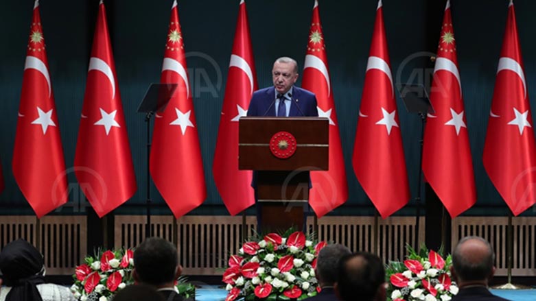 Türkiye'de salgina yönelik yeni kisitlamalar açiklandi