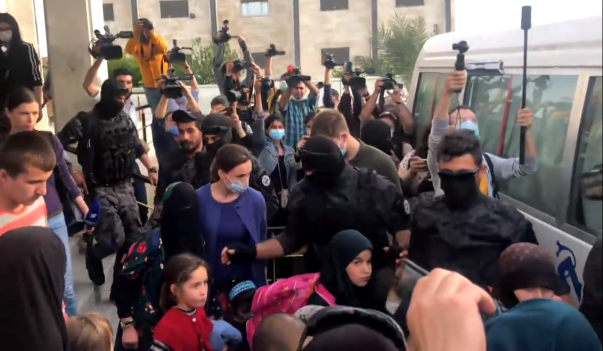 Rojava yönetimi, 35 ISID'li çocugu Rusya'ya teslim etti