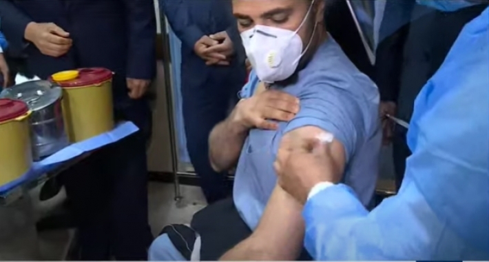 Erbil’de ilk Kovid-19 asisi saglik çalisanlarina yapildi!