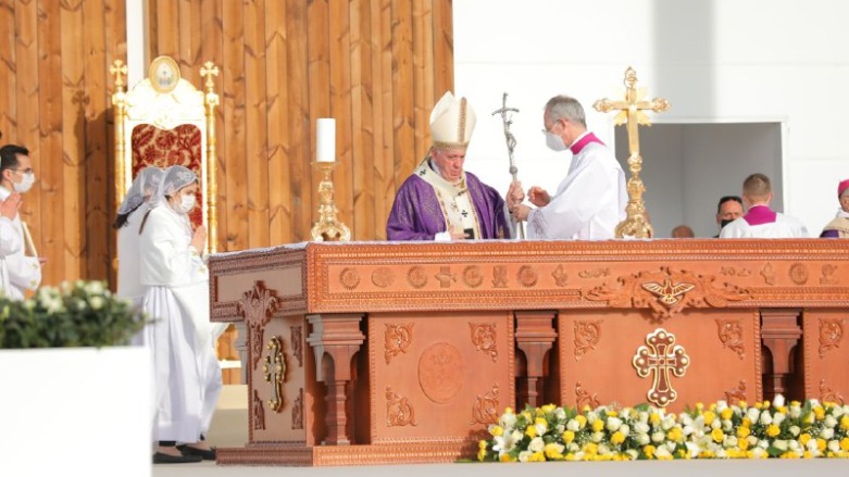 Papa, baskent Erbil'de genis katilimli ayin yönetti