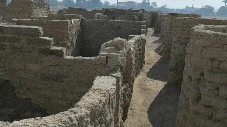 Kral 3’üncü Amenhotep'in 3 bin yillik 'kayip altin sehri' bulundu!