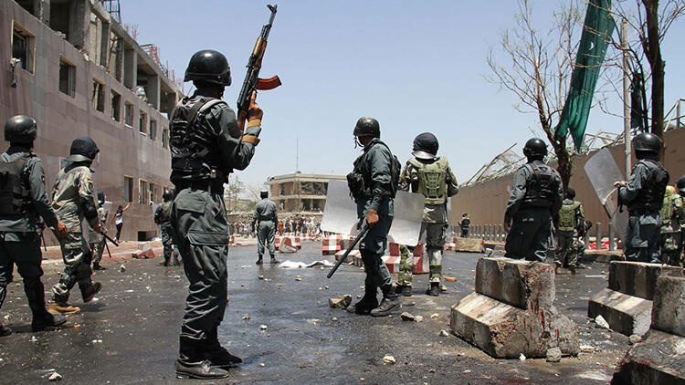 Afganistan’da ordu ile Taliban arasinda çatisma: 100’den fazla ölü!