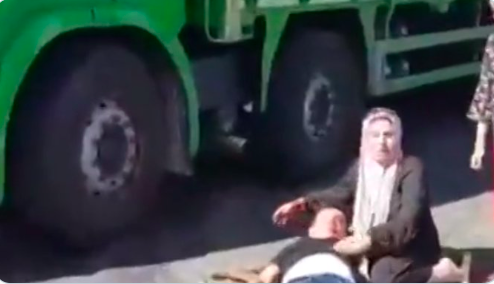 Mersin’de irkçi saldiriya ugrayan Erbilli Kürt aileye Diyarbakir Barosu’ndan destek