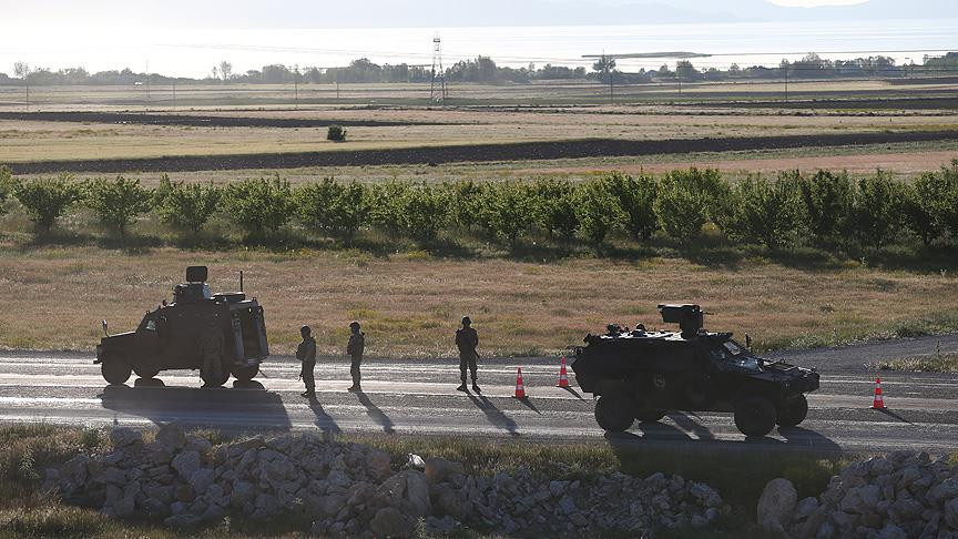Van’da askeri aracin geçisi esnasinda patlama: 1'i agir, 6 yarali!