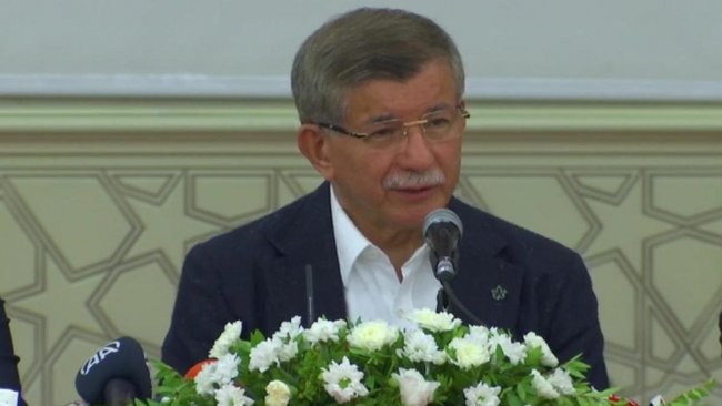 Ahmet Davutoglu Diyarbakir’da konustu: 90’li yillarin korkulari geri geldi