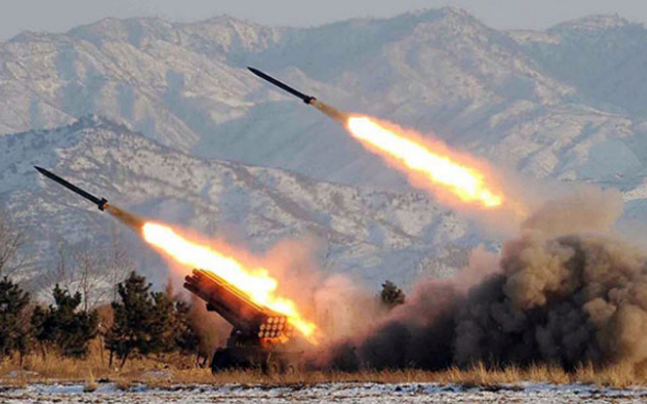 Iranli milisler, Suudi Arabistan sinirina füzelerle saldirdi