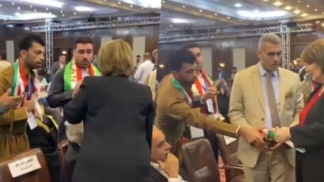 Yeni kurulan partinin ilk kongresinde Kürdistan Bayragi gerginligi yasandi