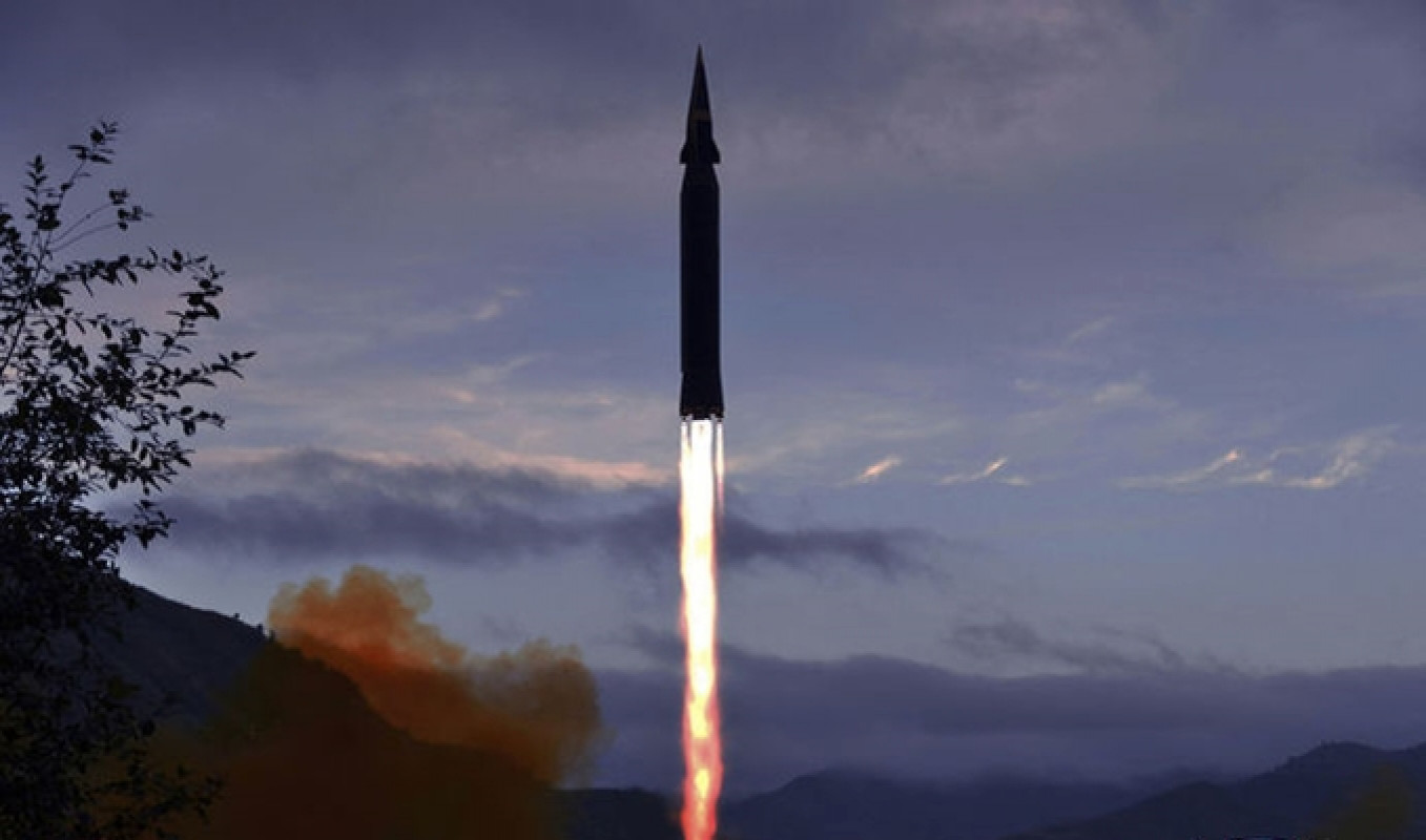 Kuzey Kore, yeni gelistirilen uçaksavar füzesini test ettigi açikladi