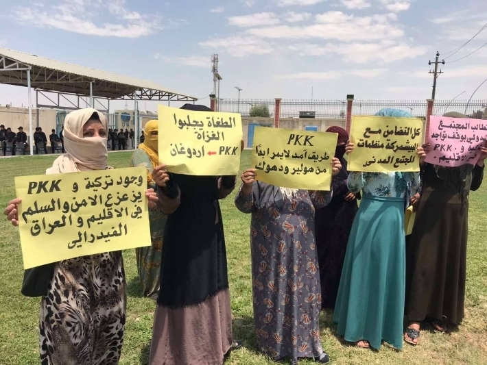 Erbil BM binasi önünde PKK'nin Kürdistan Bölgesi'ndeki varligi protesto edildi!