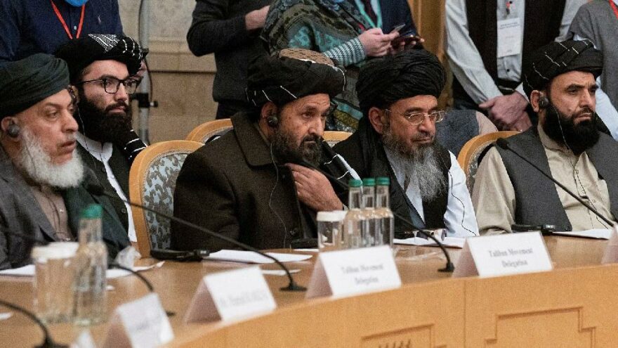 Afganistan ve Taliban, müzakerelerde anlasmaya vardi!