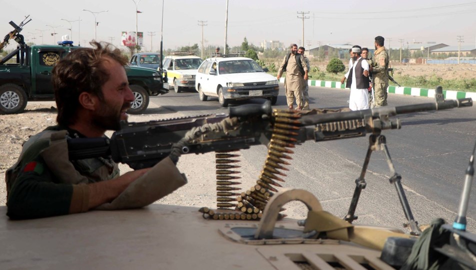 Taliban, Afganistan'da stratejik bir vilayeti daha ele geçirdi