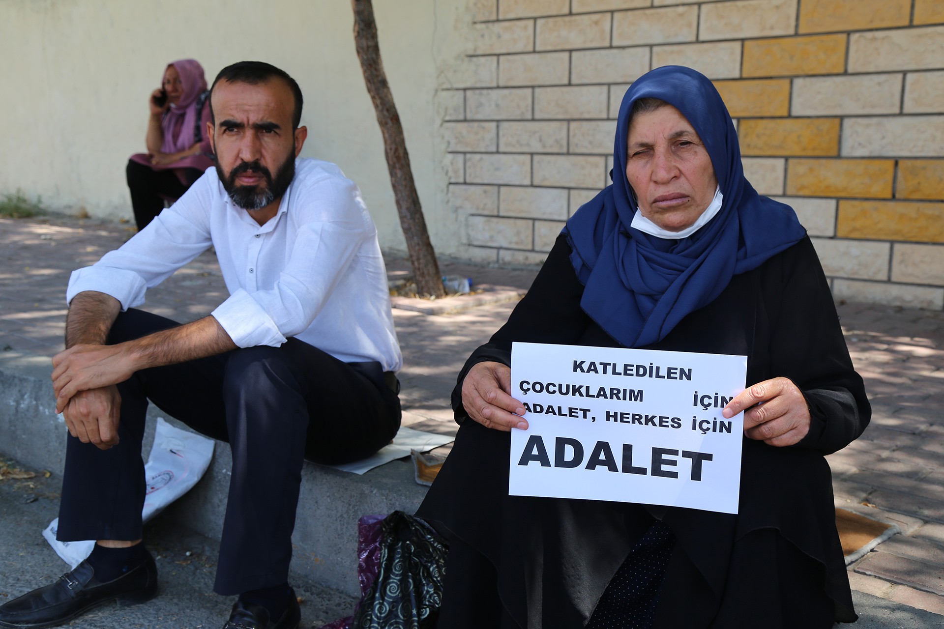 Iddia: Senyasar ailesinin katili yurt disina kaçti!