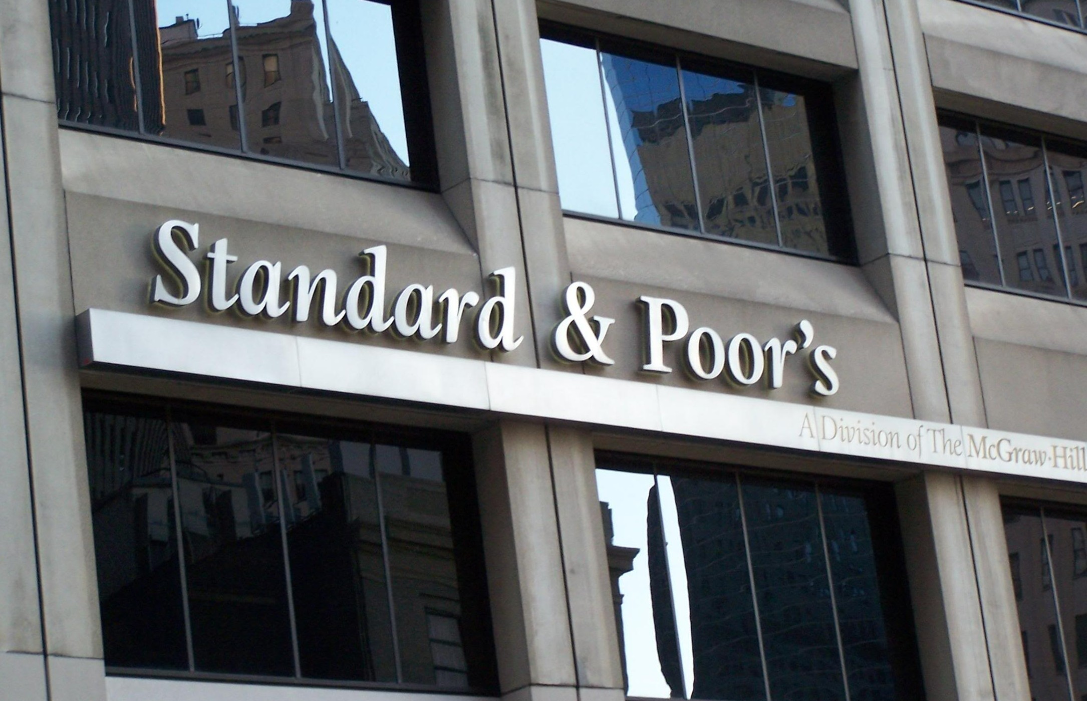 S&P Türkiye’nin kredi notunu negatife çevirdi!