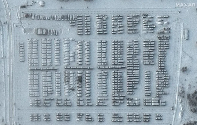 Yeni uydu görüntüleri ortaya çikti: Rusya-Ukrayna krizinde askeri hareketlilik artiyor!