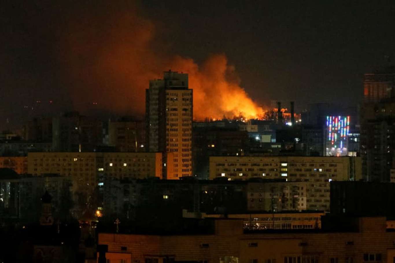 Ukrayna: Kiev'de ordu üssüne saldirildi sokak çatismalari var!