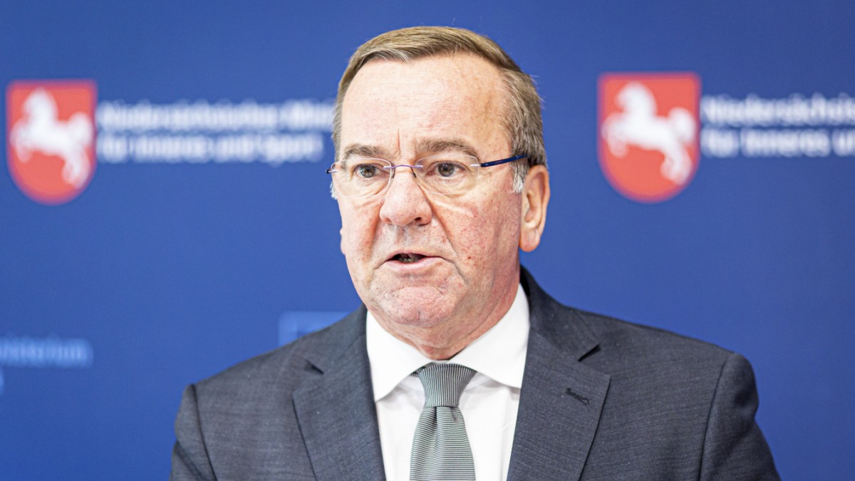 Almanya Savunma Bakani Irak ziyaretini erteledi