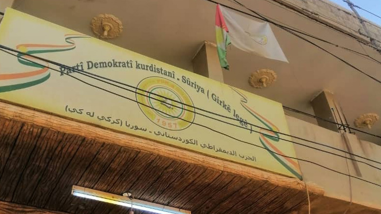 ENKS: Ofisimizdeki Kürdistan bayragini 2 silahli kisi yakti!